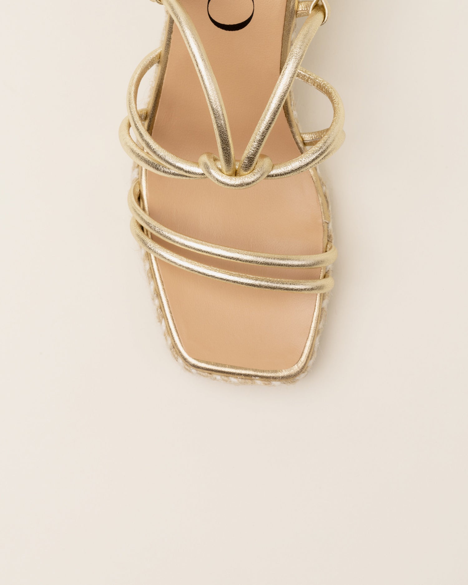 كلوبين بلاتينو